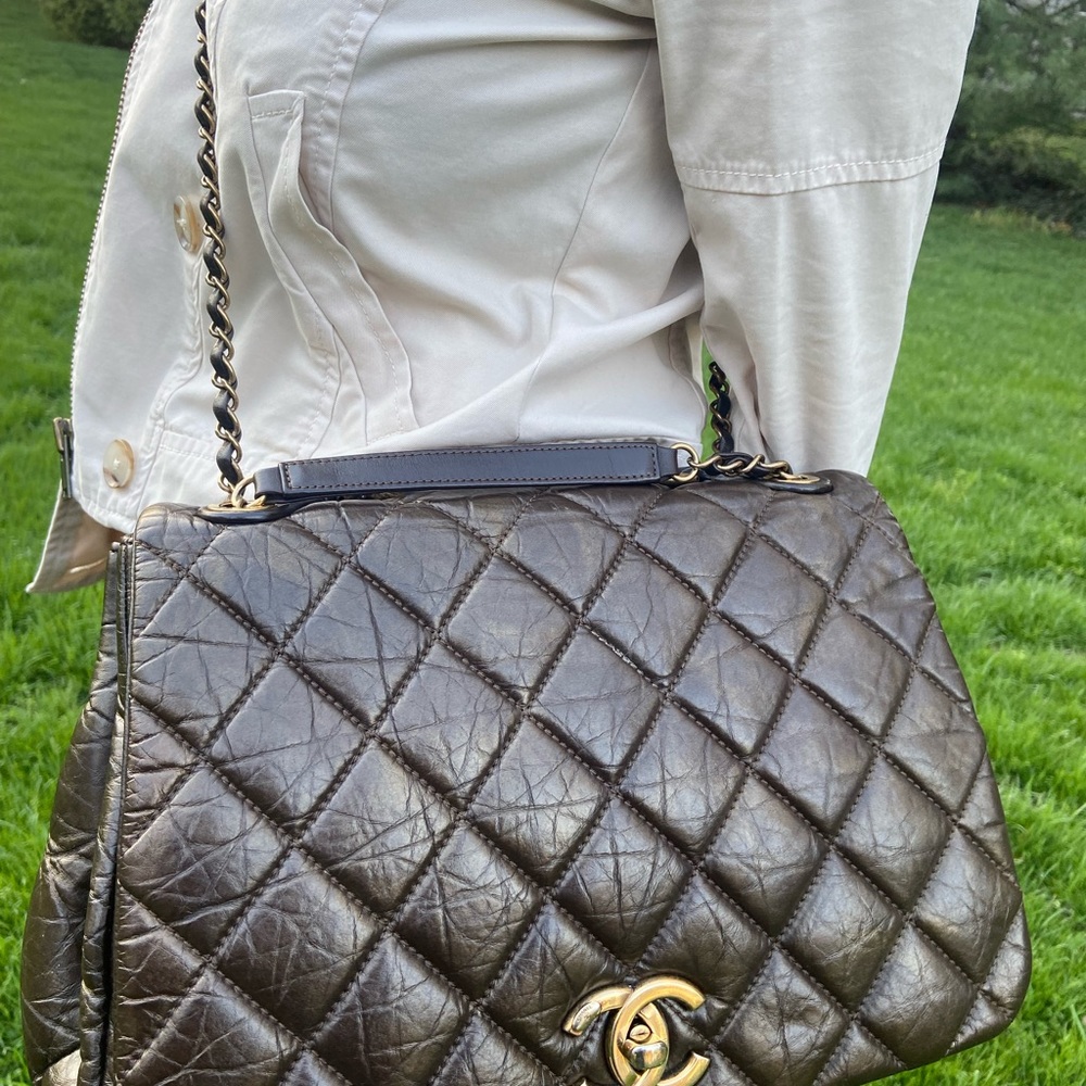 CHANEL Quilted Shoulder Bag in Dark Brown with Gold Hardware - Picture 12 of 16